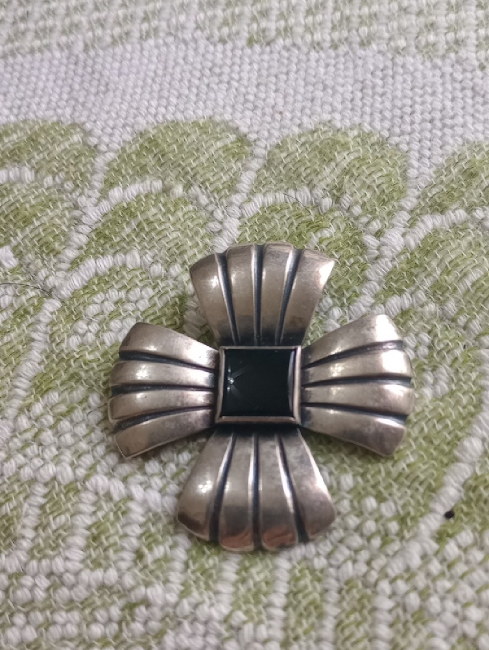 AZTED ARTISAN Hand Crafted STERLING Silver Vtg Onyx Pendant/ Brooch -